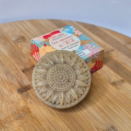 Shampoing à l'hibiscus hydratant tous types de cheveux, crépus, bouclés, frisés. Facilite le démêlage et idéale pour les cuirs chevelu sensibles. cheveux sec, cassant ternes en manque d'hydratation