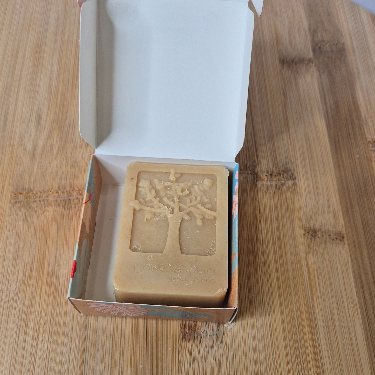savon curcuma naturel artisanal anti-taches peau lumineuse Marcus Barber Paris